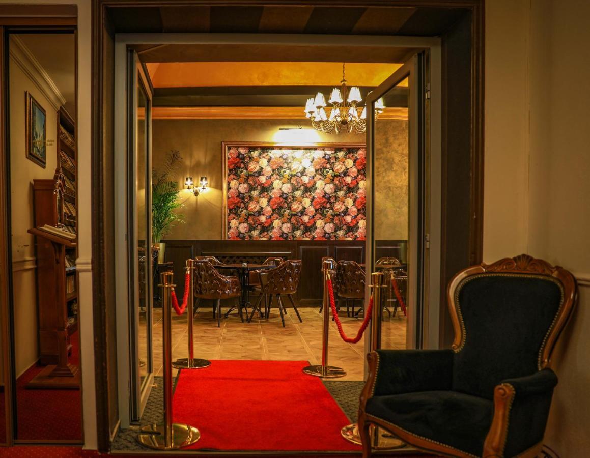 Hotel Capital With Private Wellness นิตรา ภายนอก รูปภาพ